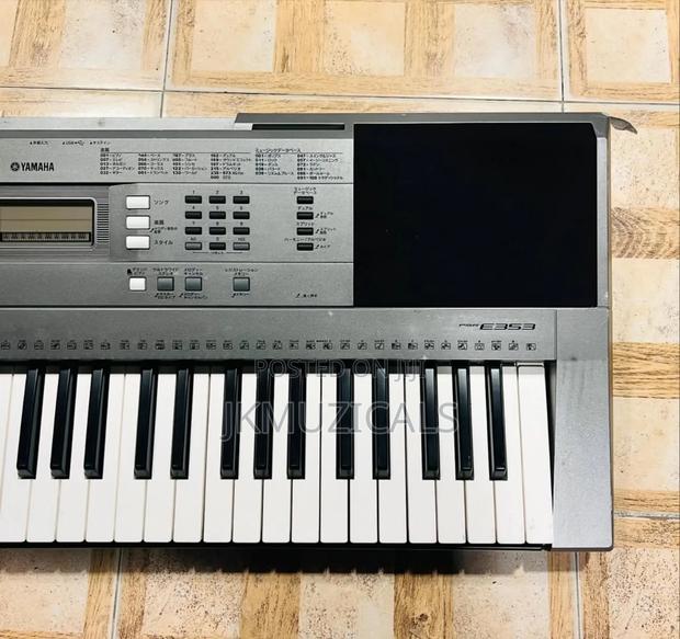 Yamaha PSR-E353 61-Key Portable Keyboard · Photo 8