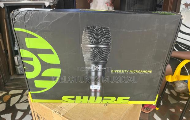 Shure Blx600 Dual Wireless Profesional Long-Range Microphone · Photo 3