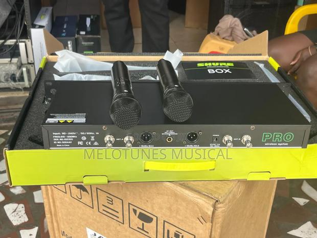 Shure Blx600 Dual Wireless Profesional Long-Range Microphone · Photo 2