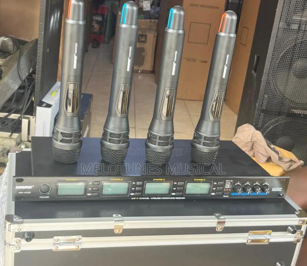 Shure Mx-4100 4-in-1 Professional Wireless Microphone System · Photo 1