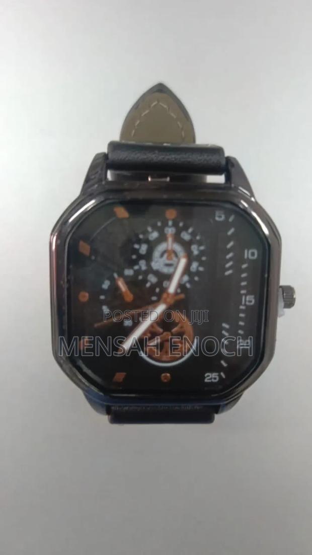 Men Executive Wrist Watch · Photo 3