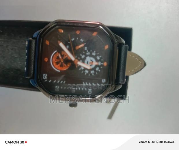 Men Executive Wrist Watch · Photo 2