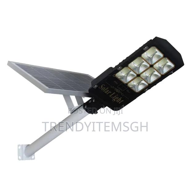 200w Spilt Solar Street Light · Photo 1