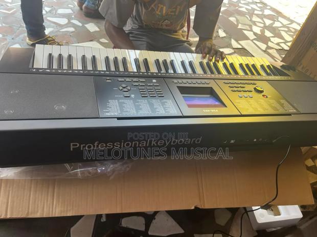 PSR-493 61-Key Teaching Electronic Keyboard · Photo 2