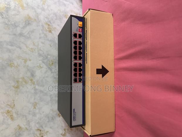 Poe Switch 16 Points · Photo 1