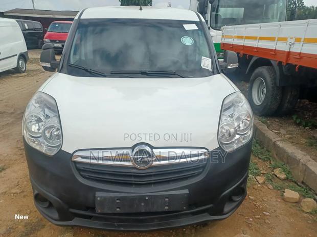 Opel Combo 2014 White · Photo 2