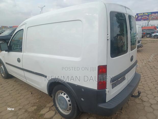Opel Combo 1.4i 2012 White · Photo 3
