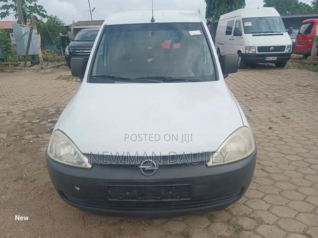 Opel Combo 1.4i 2012 White · Photo 4