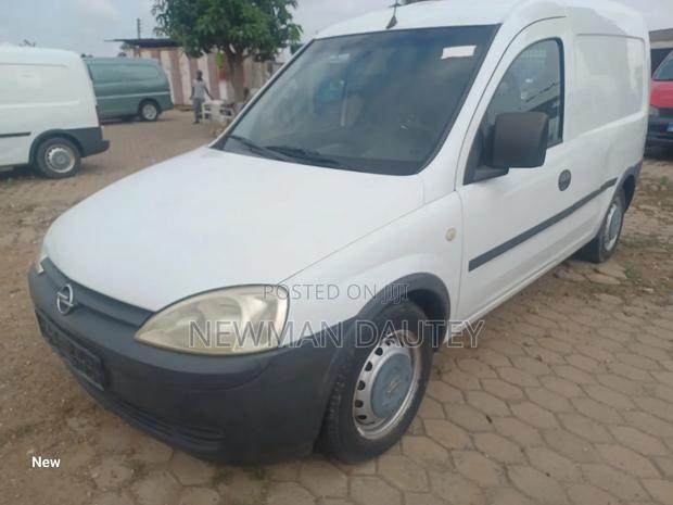 Opel Combo 1.4i 2012 White · Photo 5
