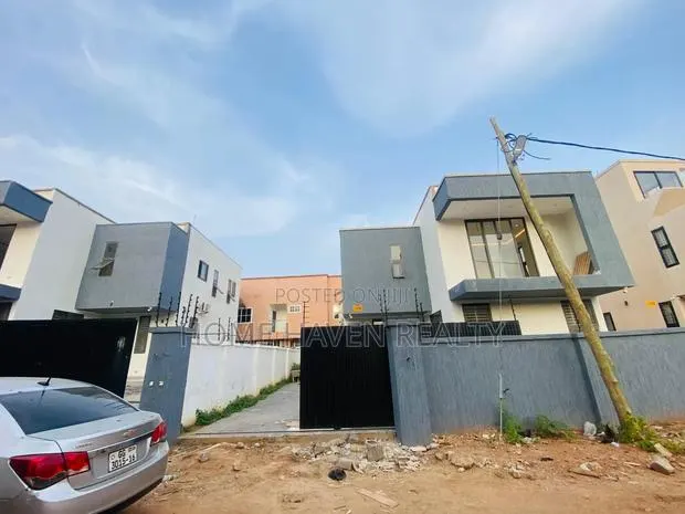 4bdrm House in Spintex Hfc 18, Baatsona Total for sale · Photo 1