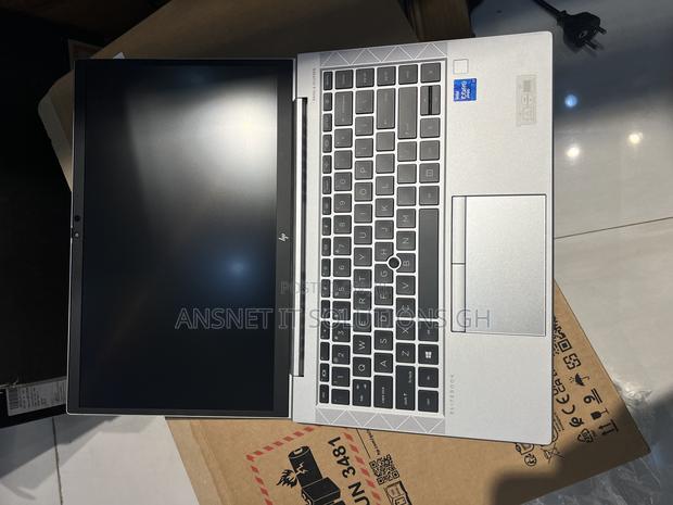 New Laptop HP EliteBook 840 G8 16GB Intel Core I7 SSD 512GB · Photo 2