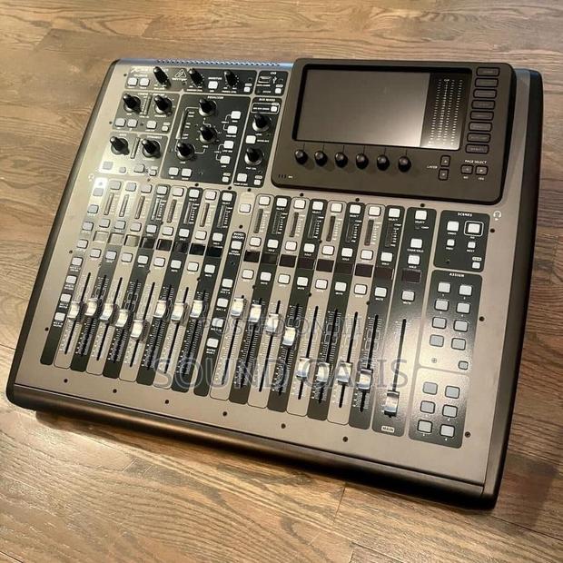 Behringer X32 Compact 40-Channel Digital Mixer · Photo 1