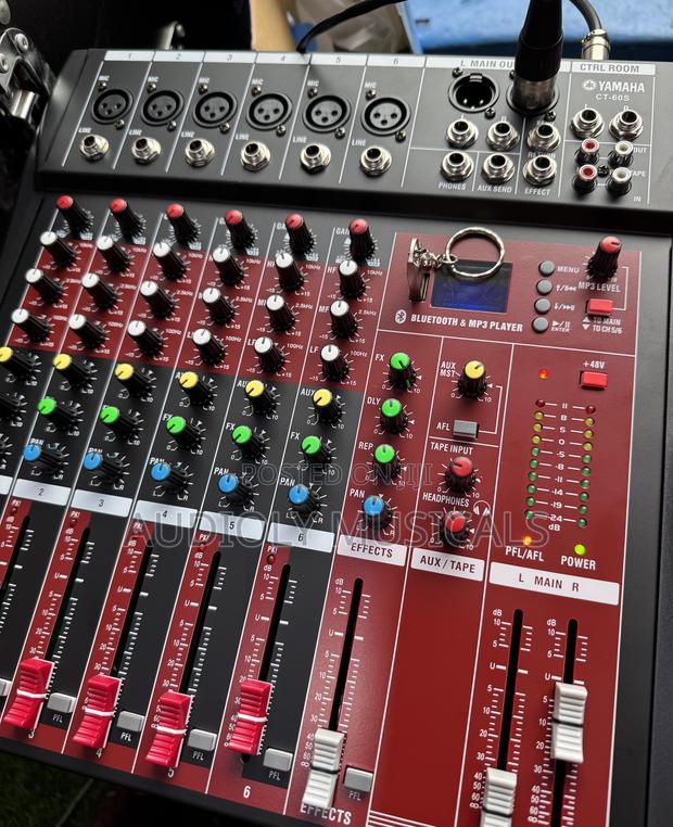 Professional Mixing Console 6- Channel With Sound Card · Photo 6