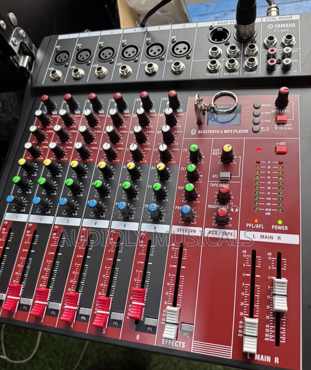 Professional Mixing Console 6- Channel With Sound Card · Photo 8