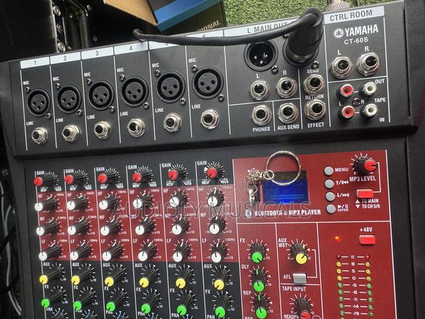 Professional Mixing Console 6- Channel With Sound Card · Photo 5