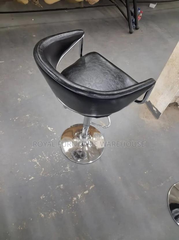 360 Rotating Bar Chair · Photo 2