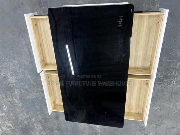 Foreign Type Center Table · Photo 1
