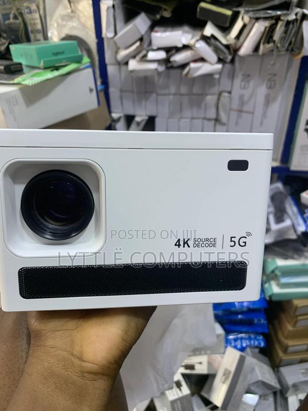 Mini Hd 5g Projector With Wifi+Bluetooth · Photo 1