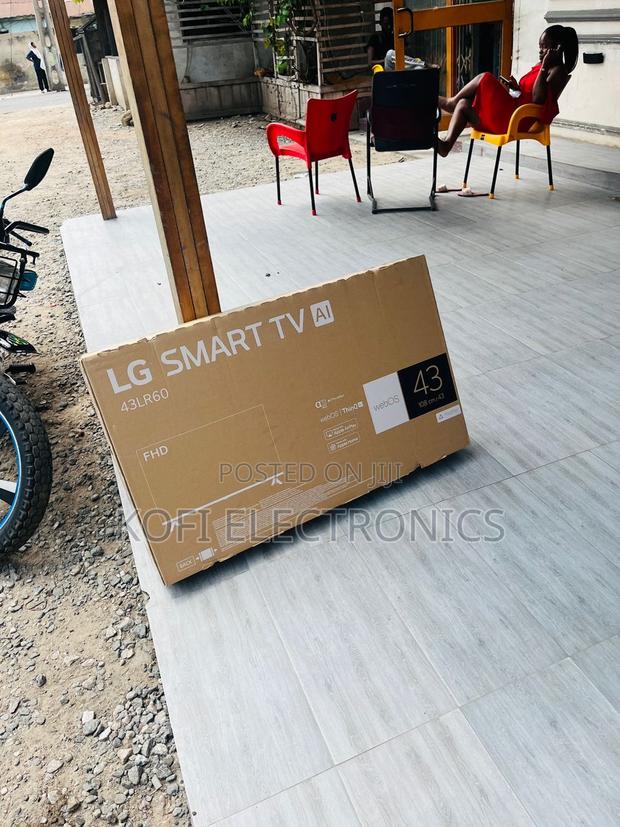 Classic Design Lg 43 Inch Smart Display Tv Slim Edges · Photo 1