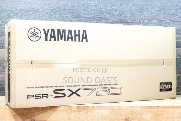 Yamaha PSR-Sx720 61-Key Arranger Workstation(Keyboard) · Photo 2