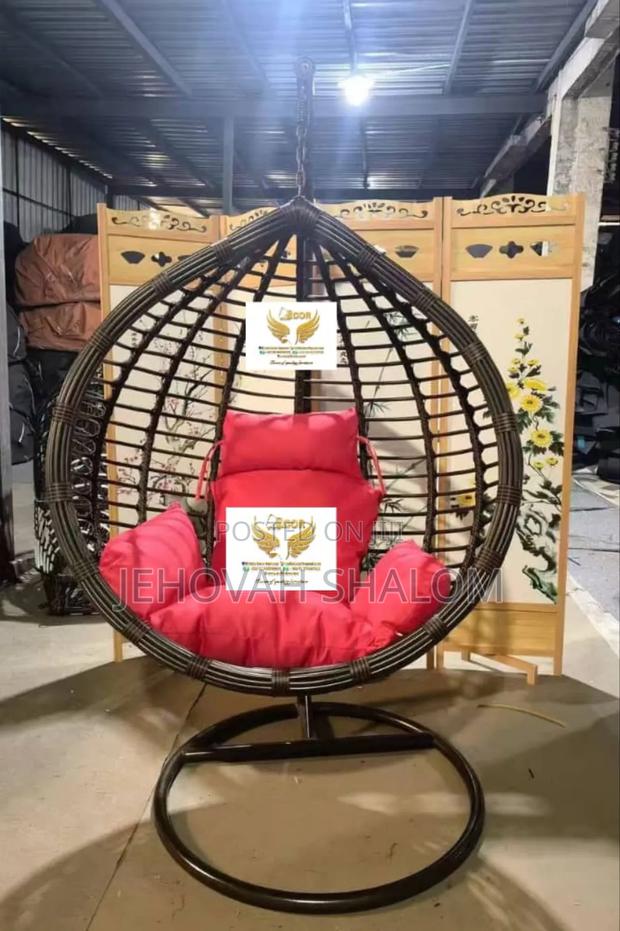 Swing Chair Available for Sale · Photo 1