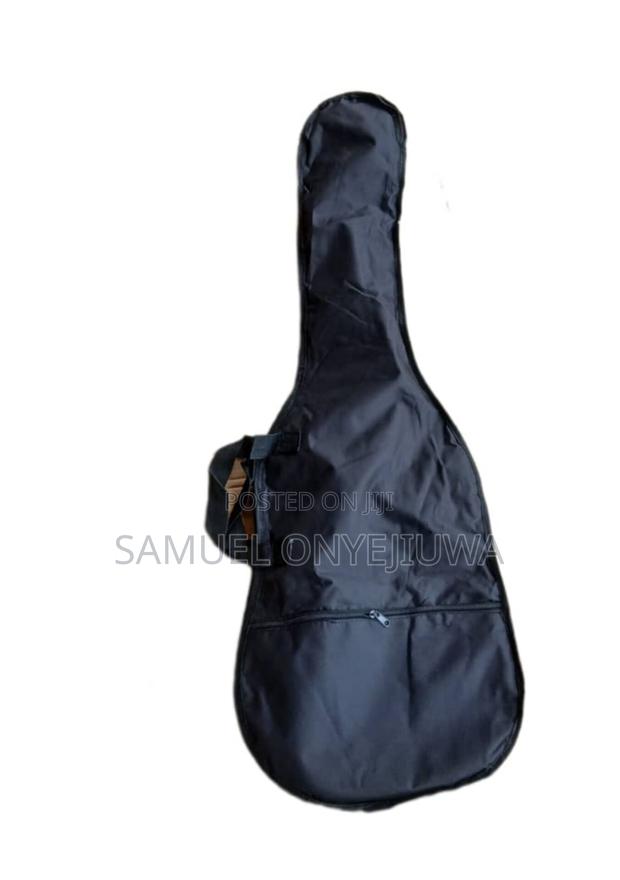 Guitar Bag Quality · Photo 2
