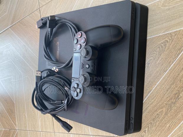 Ps4 Console Slim · Photo 1