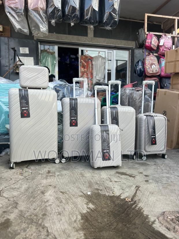 Anticrack Travel Luggage · Photo 1