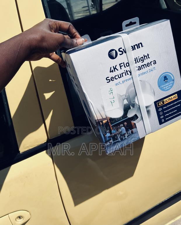 Shop Swann Floodlight Security Cam(Ultra Hd) · Photo 1
