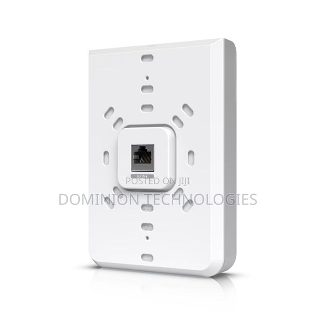 U6 in-Wall Access Point · Photo 1