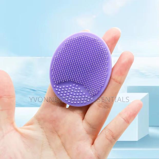 Silicone Face Scrub · Photo 2