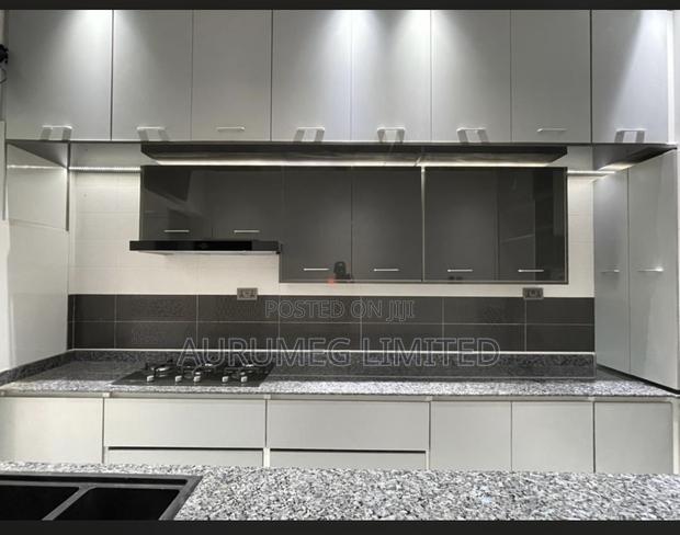 Premium Cabinets · Photo 2