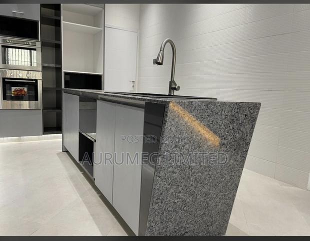 Premium Cabinets · Photo 4