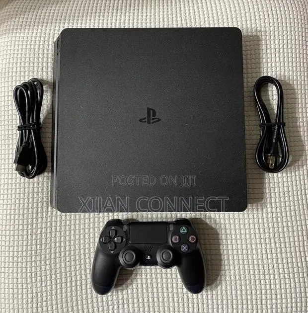 Ps4 Slim With 5 Games Installed · Photo 1