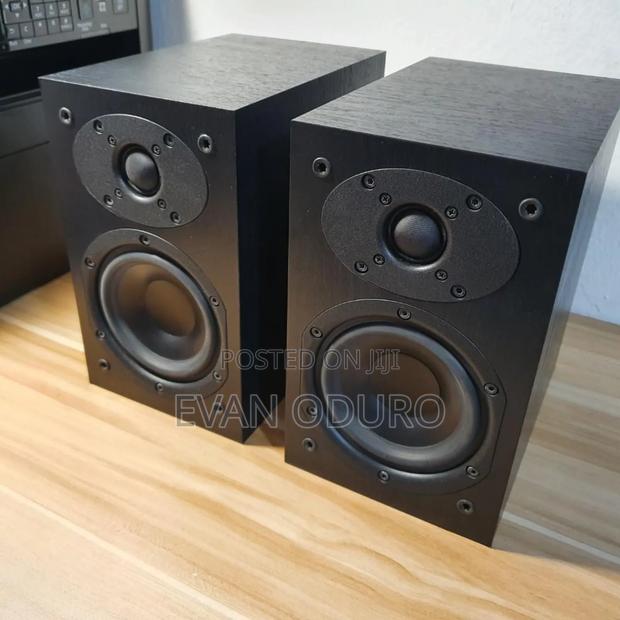 Powerful Denon Bookshelf Solid, Heavy Pair of Bookshelf ! · Photo 1