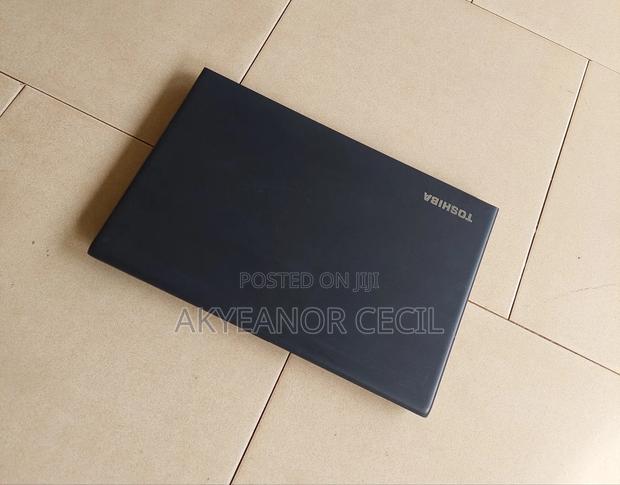 Laptop Toshiba Satellite Pro A300 4GB Intel Core i3 HDD 320GB · Photo 2