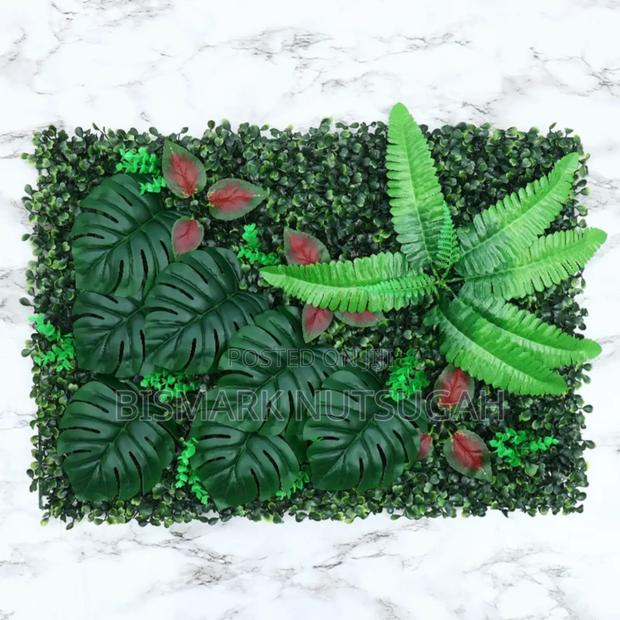 Artificial Wall Hanging Green Grass · Photo 3
