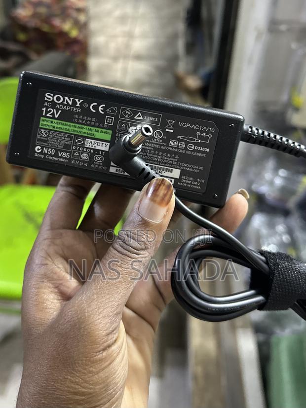Sony Laptop Charger · Photo 2