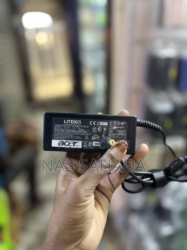 Acer Laptop Charger · Photo 1