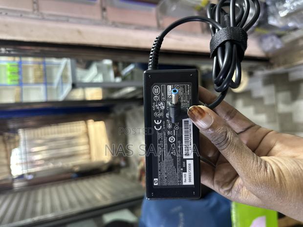 Hp Blue Pin Laptop Charger · Photo 2
