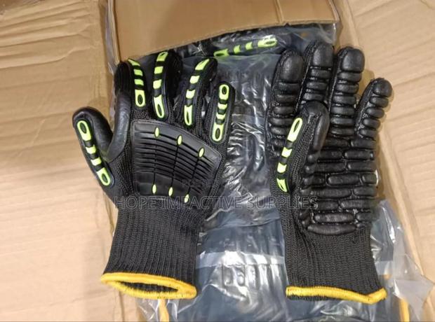 Quality Impact And Vibration Resistance Gloves(2 In 1). · Photo 2