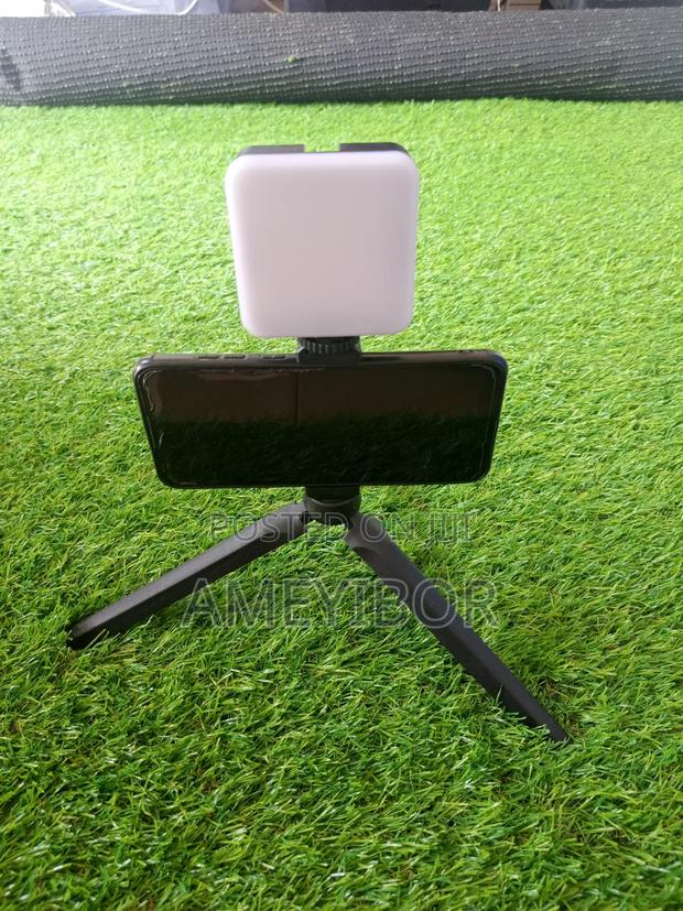 Mini Tripod · Photo 2