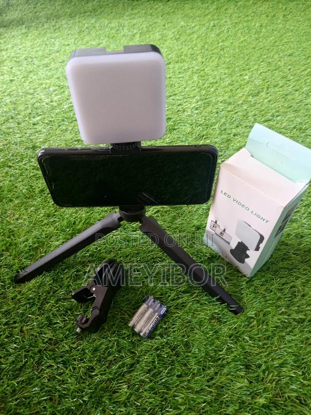 Mini Tripod · Photo 3