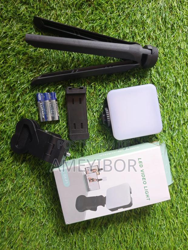 Mini Tripod · Photo 4