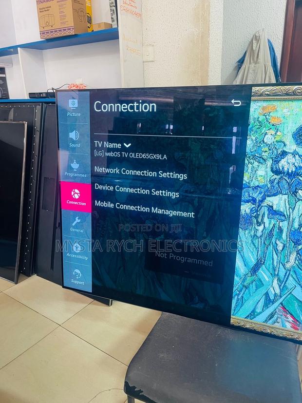 Lg 65” Oled Smart Satellite Uhd Tv · Photo 2