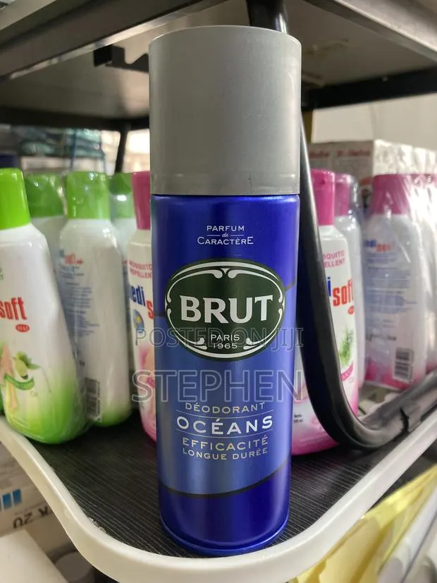 Brut Deodorant Body Spray · Photo 1