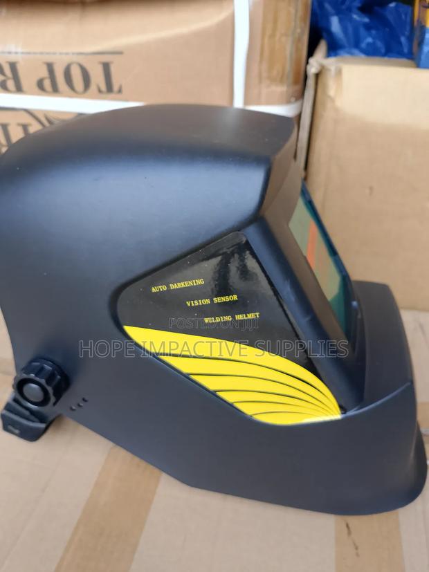 Quality Welding Helmet (Auto Darkening) · Photo 1