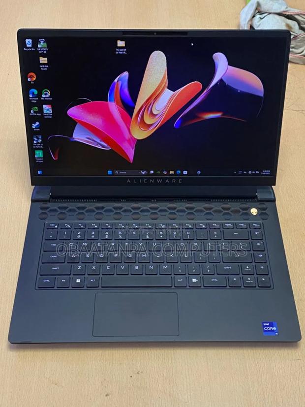 Laptop Dell Alienware M15 R7 16GB Intel Core I9 SSD 1T · Photo 1