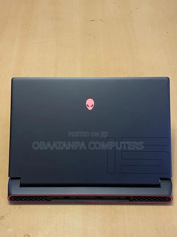 Laptop Dell Alienware M15 R7 16GB Intel Core I9 SSD 1T · Photo 5