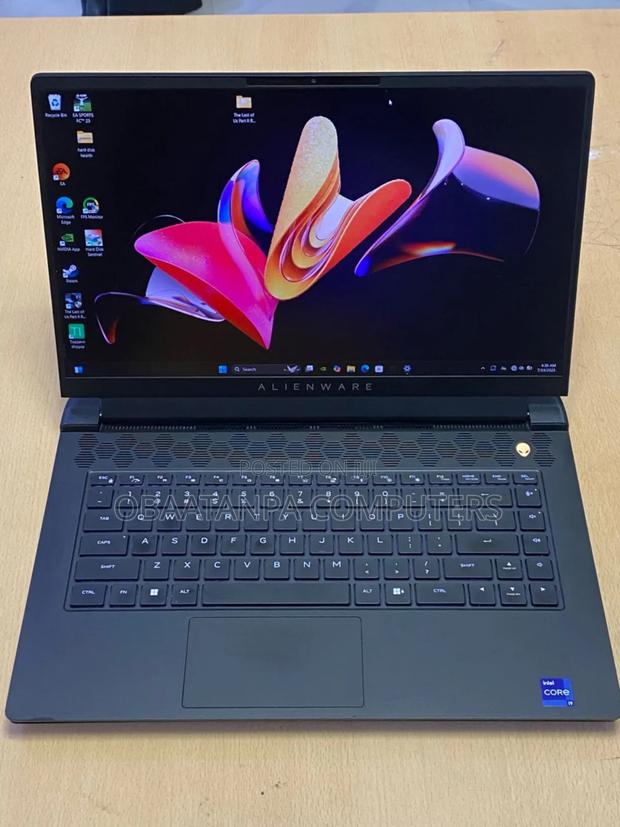 Laptop Dell Alienware M15 R7 16GB Intel Core I9 SSD 1T · Photo 8